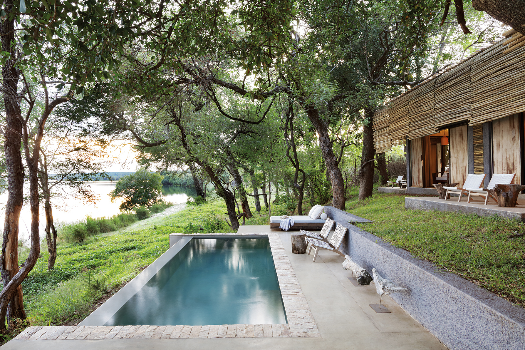 MatetsiVictoriaFalls_riverhouse1